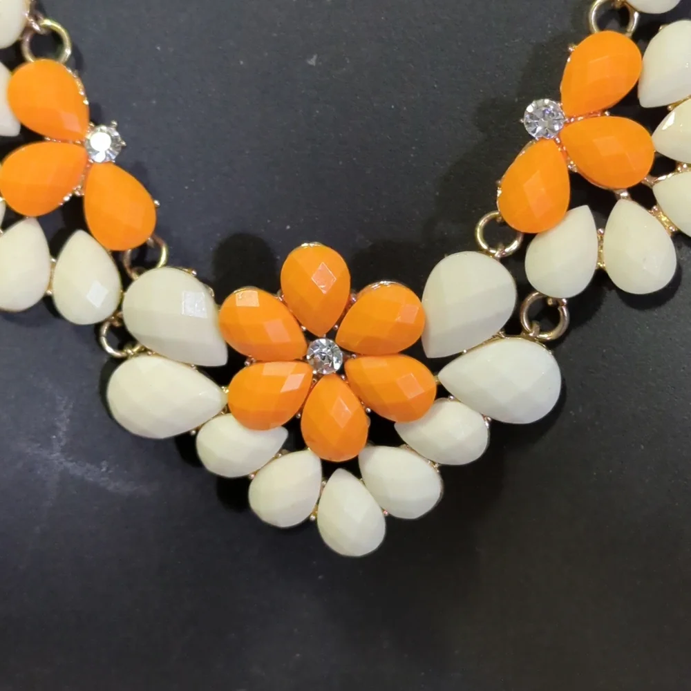 Elegant🧡Orange & Cream with Rhinestones Scoop Bib Necklace Vintage 70s